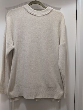 Abercrombie & Fitch Cream Crewneck Sweater